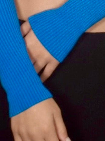 Close up view of cobalt rib long sleeve rib detail 