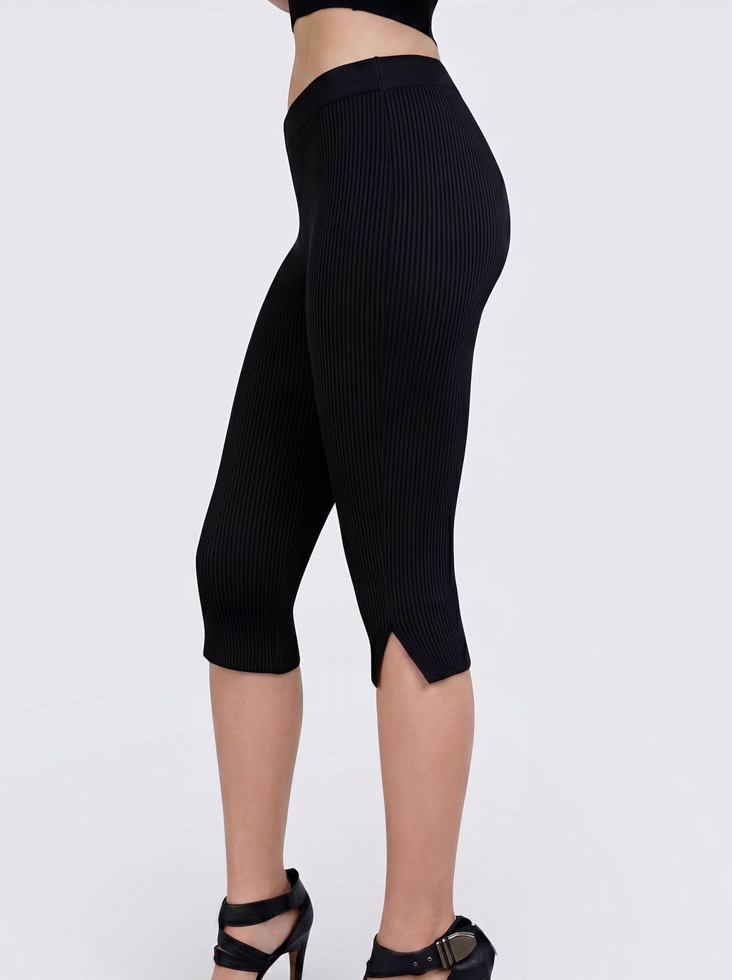The Sculpt Slit Capri — Ink